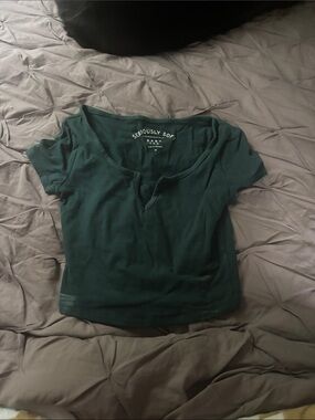 Aeropostale Women's Short Sleeve Scoop Top - Forest Green